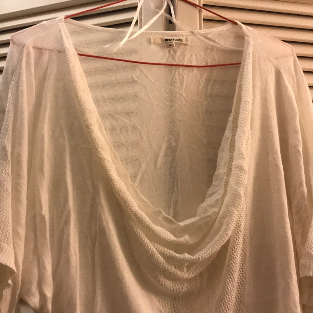 White top - Picture 2 of 4
